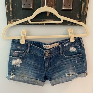 Hollister distressed jean shorts size 3